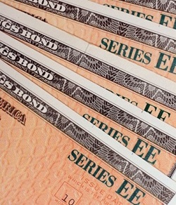 bond-duration-and-interest-rate-risk A collection of U.S. Savings Bonds: Series EE
